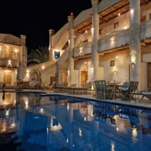 2-Day White & Black Desert Tour: Camp Under the Stars